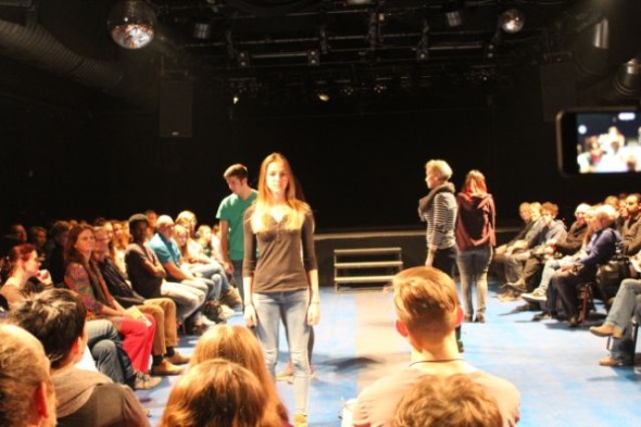 Theateraufführung Röda